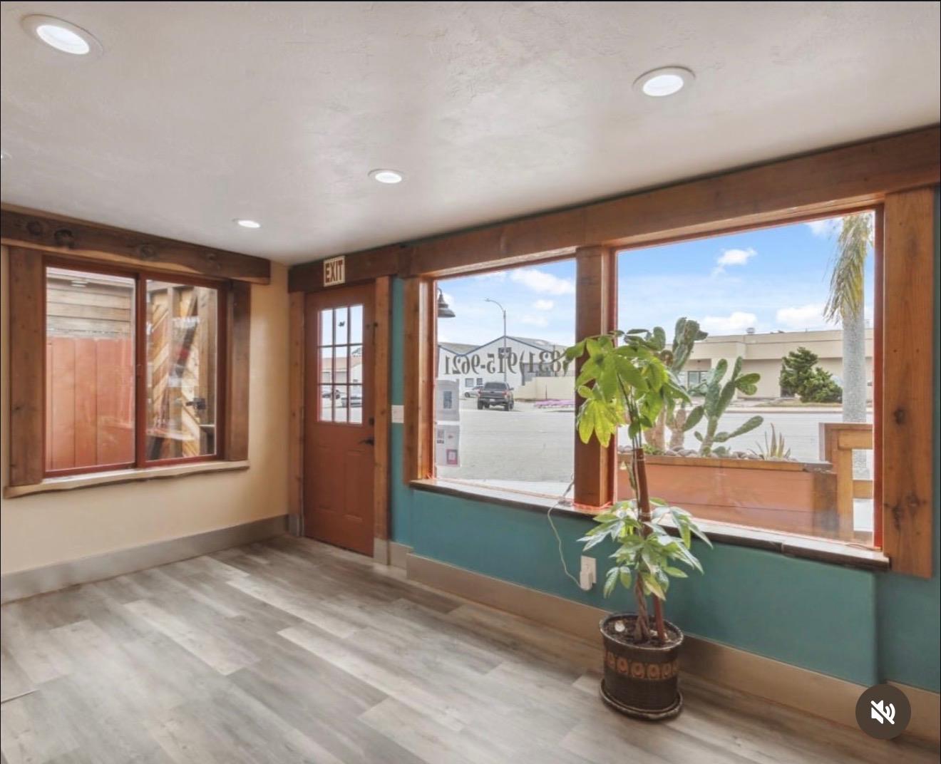 Detail Gallery Image 2 of 15 For 1637 Del Monte Blvd #B,  Seaside,  CA 93955 - – Beds | – Baths