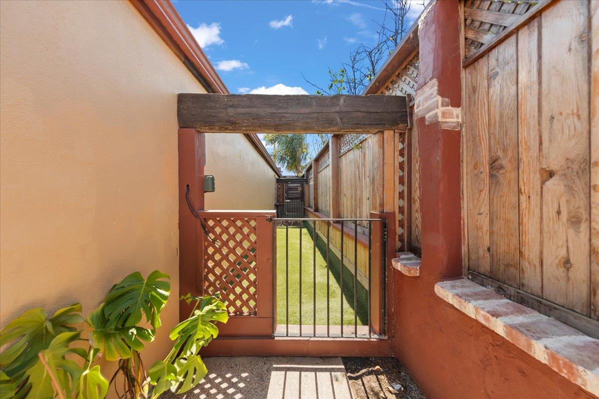 Detail Gallery Image 20 of 23 For 1637 Del Monte Blvd #B,  Seaside,  CA 93955 - – Beds | – Baths