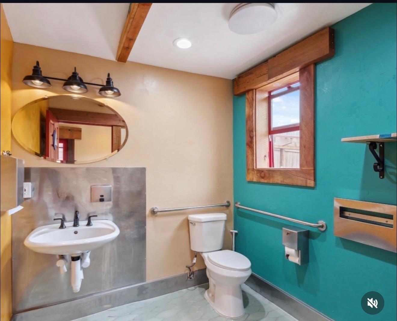 Detail Gallery Image 7 of 15 For 1637 Del Monte Blvd #B,  Seaside,  CA 93955 - – Beds | – Baths