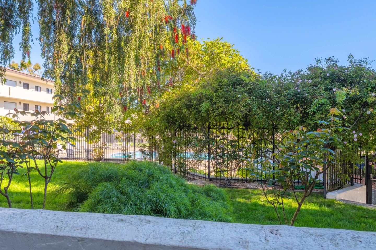 Detail Gallery Image 11 of 28 For 500 Glenwood Cir #313,  Monterey,  CA 93940 - 1 Beds | 1 Baths