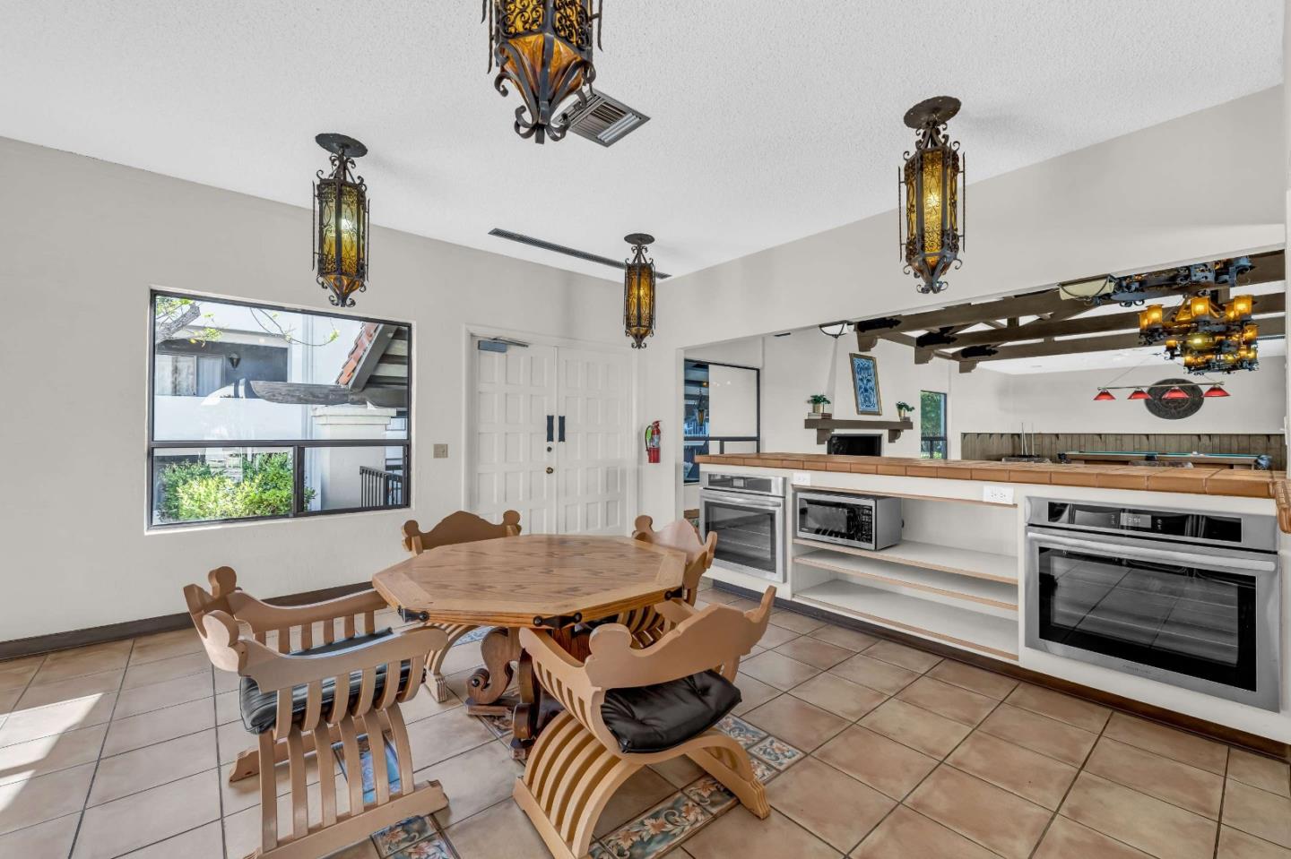 Detail Gallery Image 14 of 28 For 500 Glenwood Cir #313,  Monterey,  CA 93940 - 1 Beds | 1 Baths