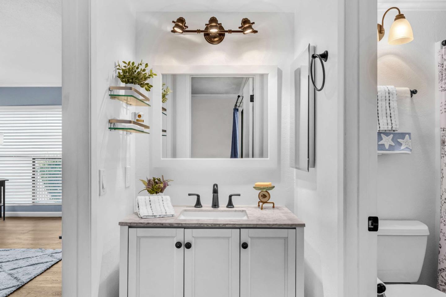 Detail Gallery Image 20 of 28 For 500 Glenwood Cir #313,  Monterey,  CA 93940 - 1 Beds | 1 Baths