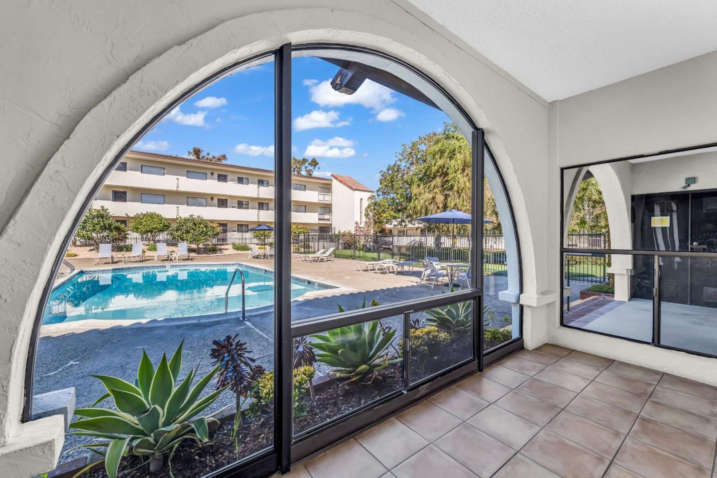 Detail Gallery Image 25 of 28 For 500 Glenwood Cir #313,  Monterey,  CA 93940 - 1 Beds | 1 Baths