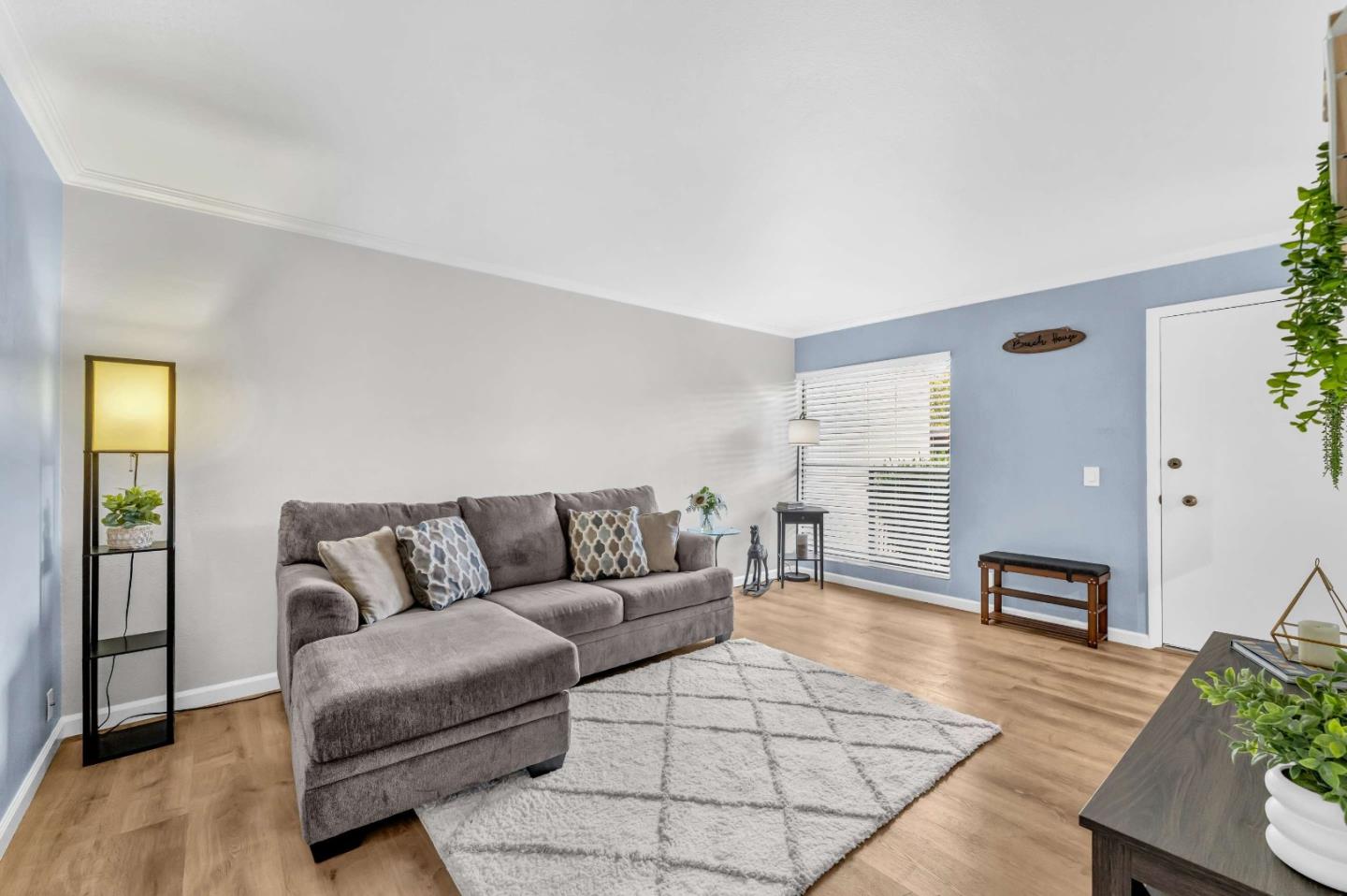 Detail Gallery Image 3 of 28 For 500 Glenwood Cir #313,  Monterey,  CA 93940 - 1 Beds | 1 Baths