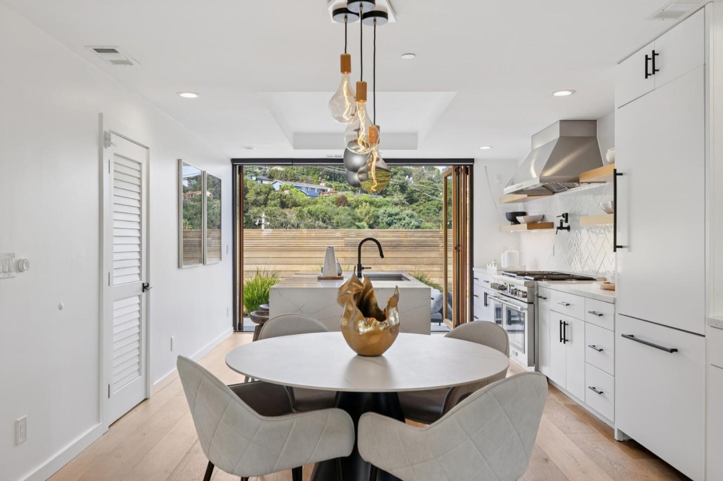 Detail Gallery Image 12 of 43 For 1224 Lane St, Belmont,  CA 94002 - 3 Beds | 3 Baths