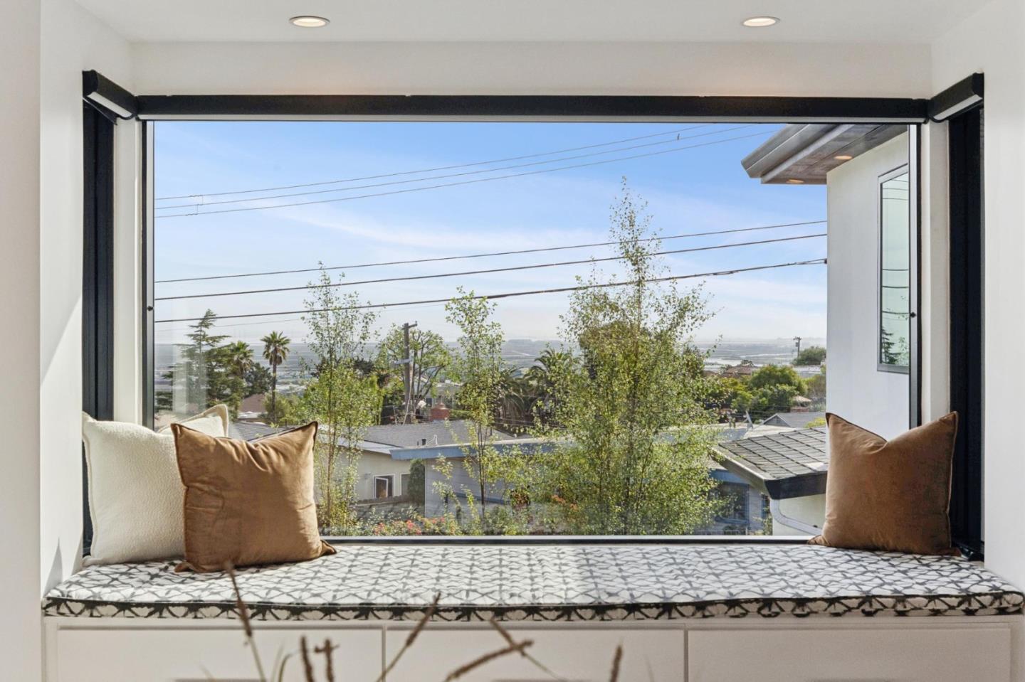 Detail Gallery Image 9 of 43 For 1224 Lane St, Belmont,  CA 94002 - 3 Beds | 3 Baths