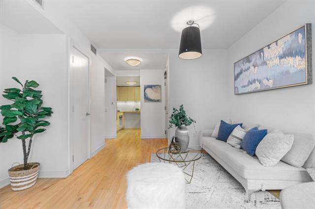 Detail Gallery Image 3 of 16 For 301 Mission St 9d,  San Francisco,  CA 94105 - 1 Beds | 1 Baths