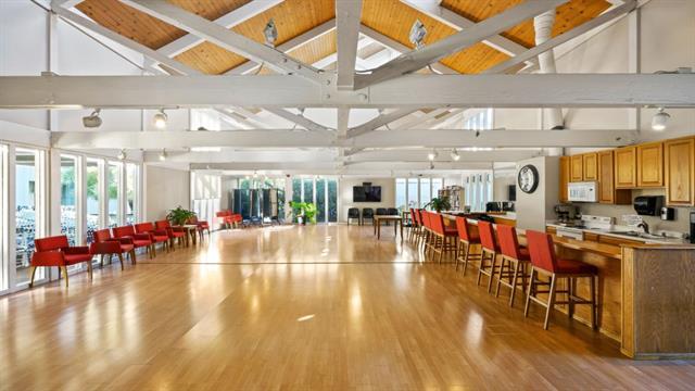 Detail Gallery Image 20 of 25 For 249 Boardwalk Ave #E,  San Bruno,  CA 94066 - 1 Beds | 1 Baths