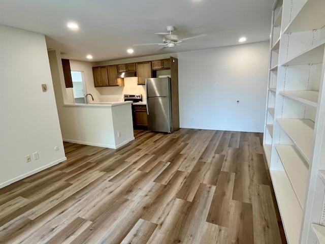 Detail Gallery Image 4 of 25 For 249 Boardwalk Ave #E,  San Bruno,  CA 94066 - 1 Beds | 1 Baths