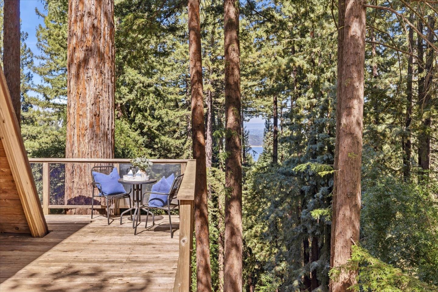 Detail Gallery Image 8 of 57 For 18081 Redwood Dr, Los Gatos,  CA 95033 - 2 Beds | 1/1 Baths