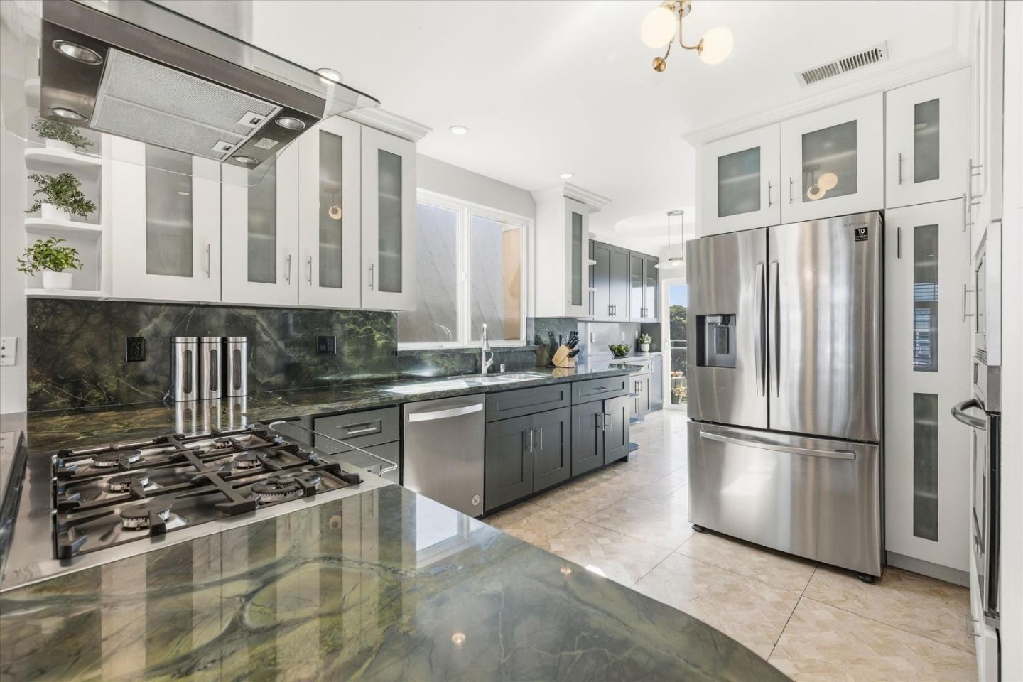 Detail Gallery Image 10 of 46 For 155 Upland Dr, San Francisco,  CA 94127 - 4 Beds | 4/2 Baths