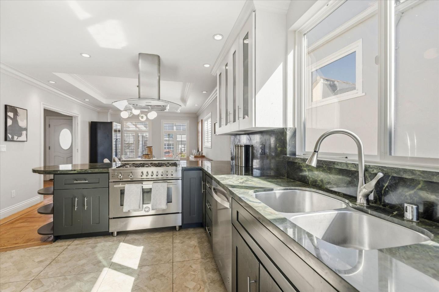 Detail Gallery Image 12 of 46 For 155 Upland Dr, San Francisco,  CA 94127 - 4 Beds | 4/2 Baths