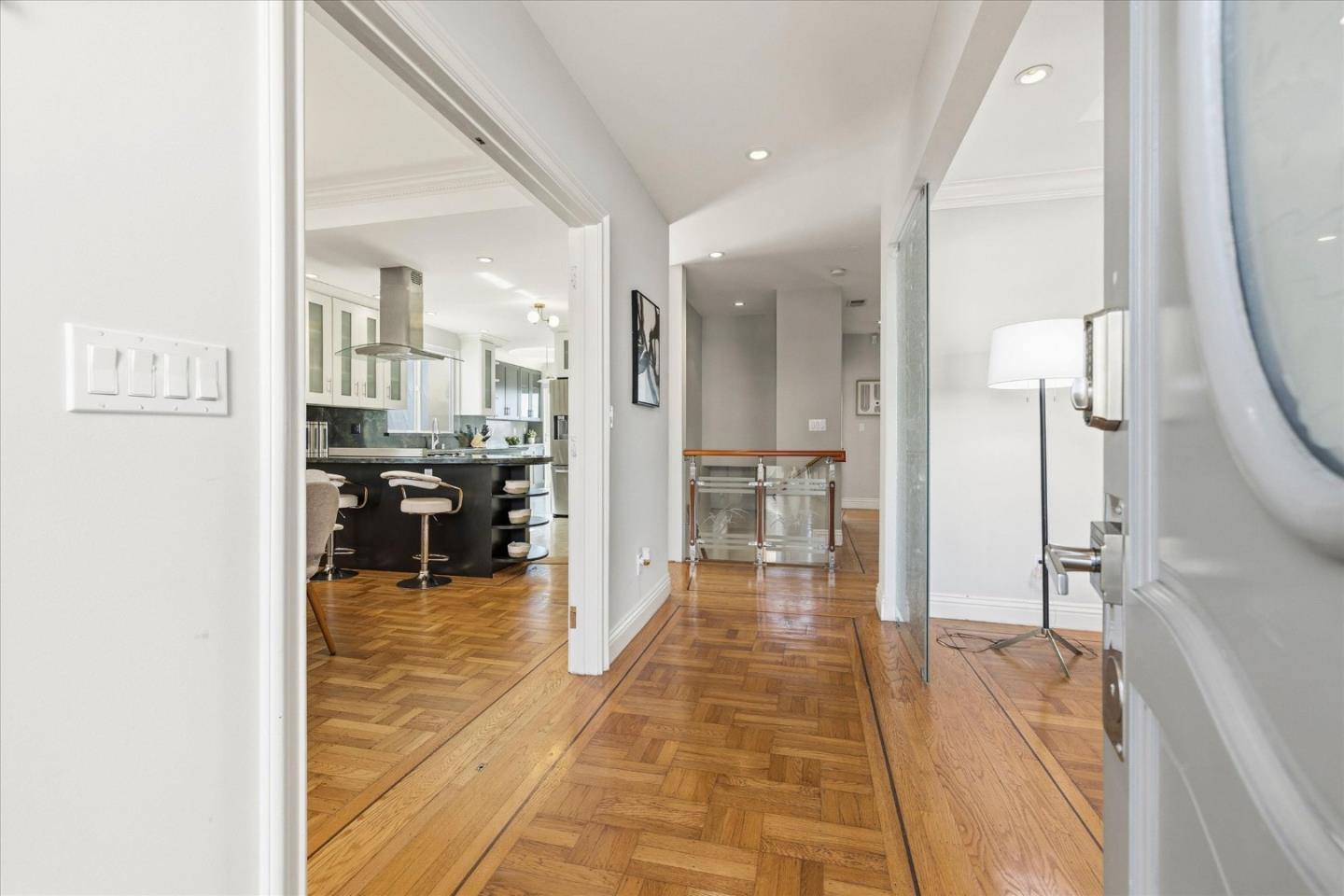 Detail Gallery Image 2 of 46 For 155 Upland Dr, San Francisco,  CA 94127 - 4 Beds | 4/2 Baths