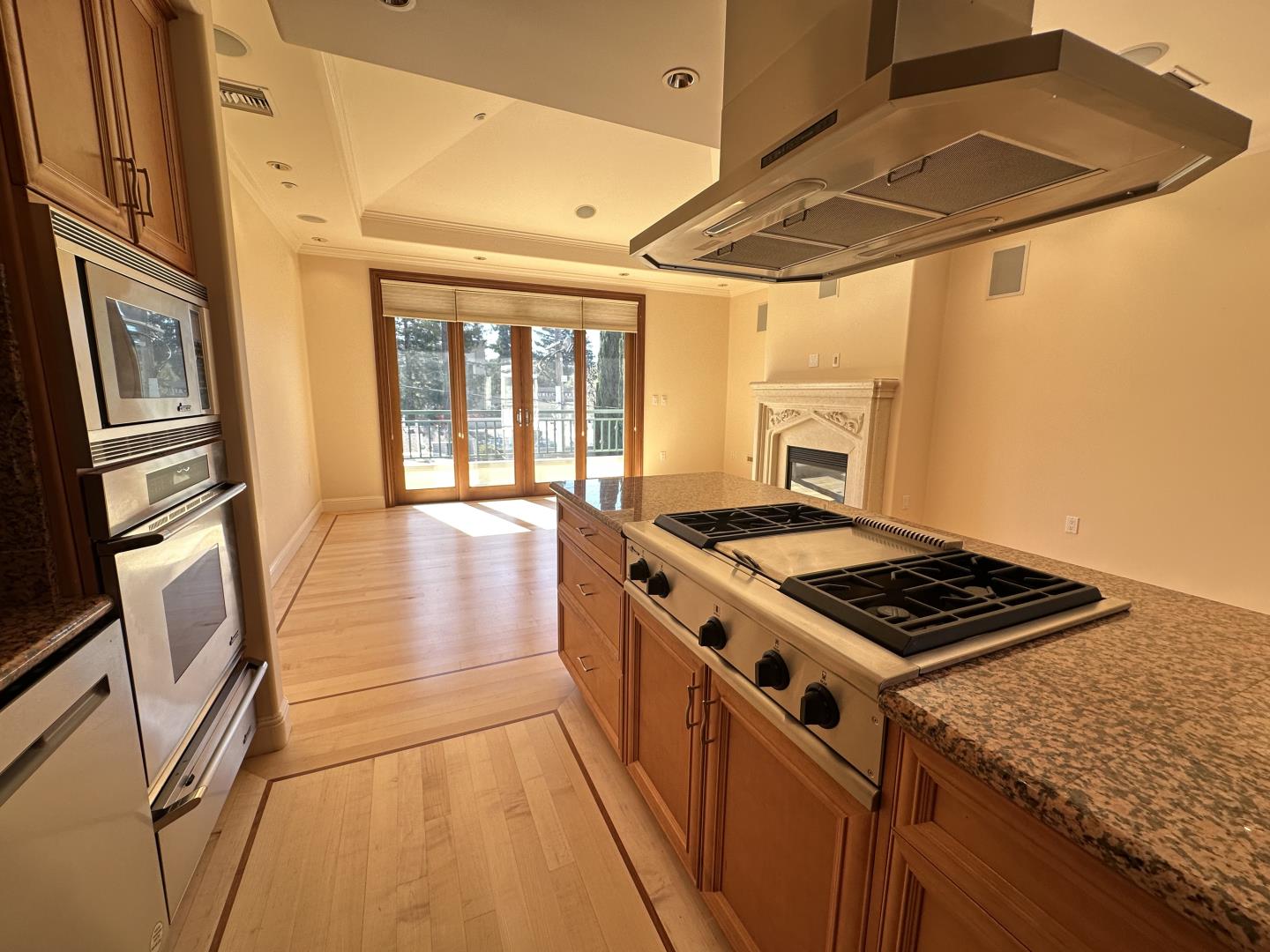 Detail Gallery Image 12 of 14 For 124 2nd St #11,  Los Altos,  CA 94022 - 3 Beds | 2 Baths