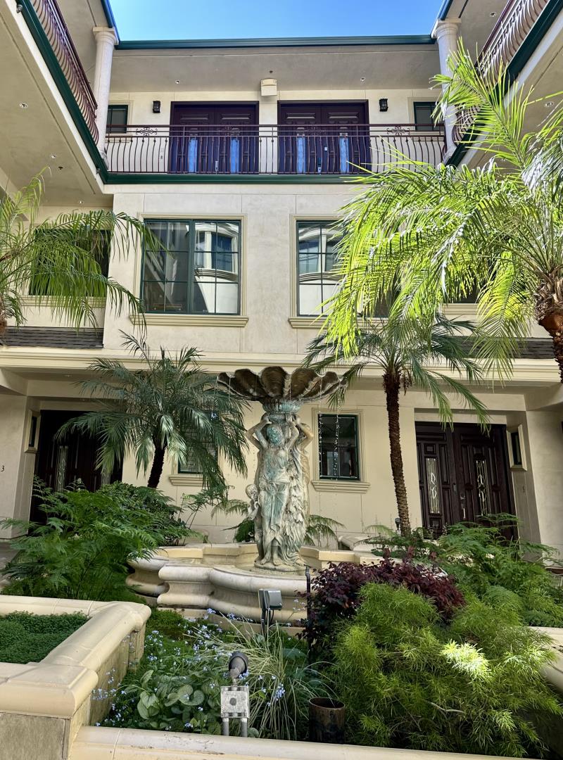 Detail Gallery Image 3 of 14 For 124 2nd St #11,  Los Altos,  CA 94022 - 3 Beds | 2 Baths