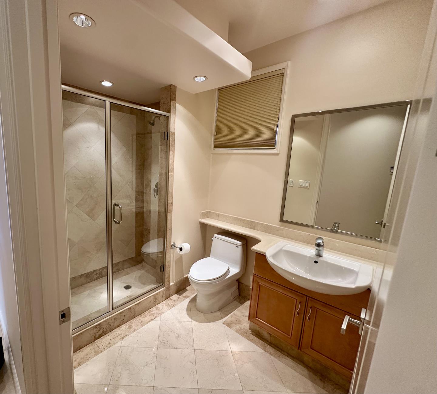 Detail Gallery Image 5 of 14 For 124 2nd St #11,  Los Altos,  CA 94022 - 3 Beds | 2 Baths