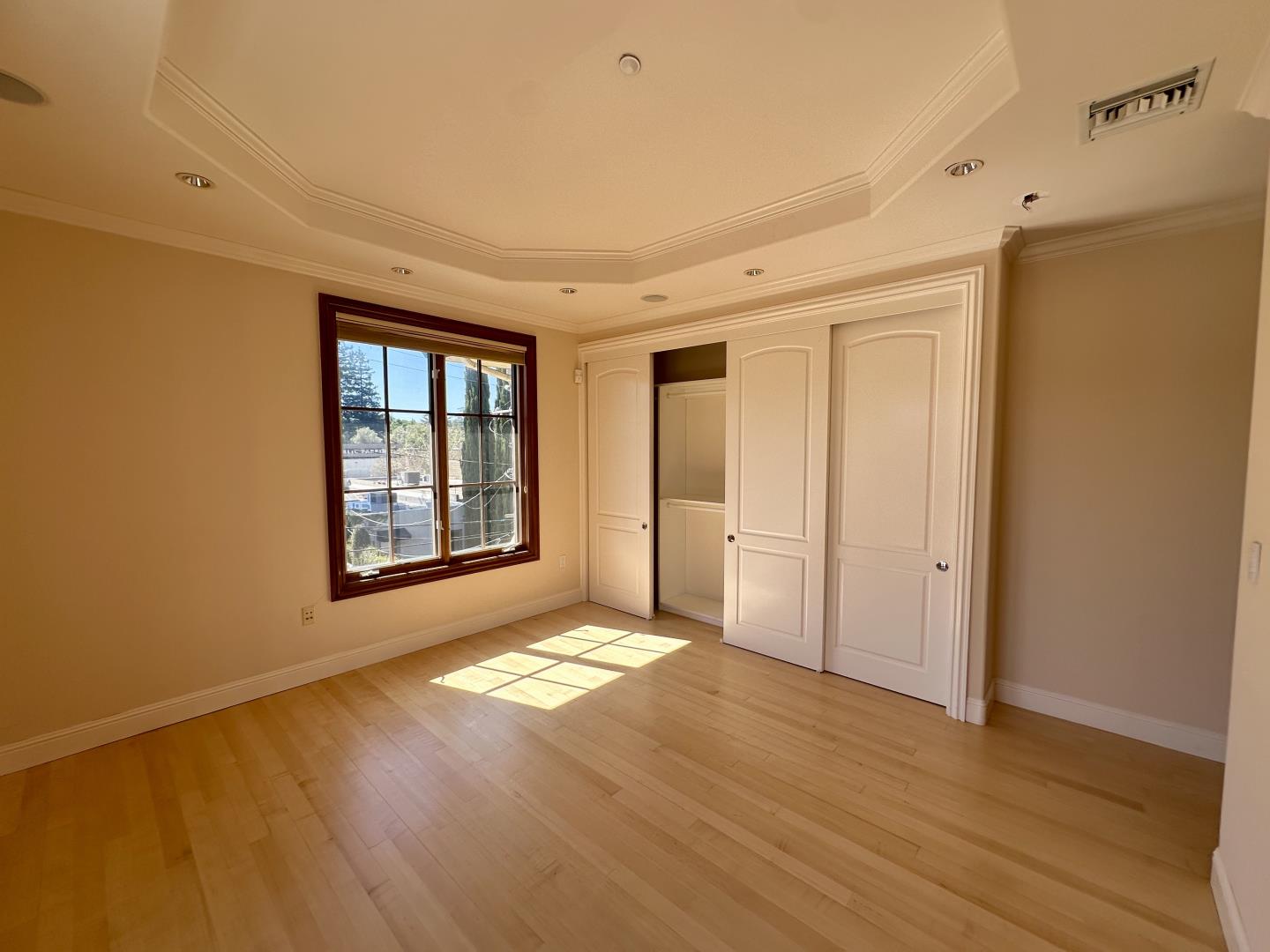 Detail Gallery Image 9 of 14 For 124 2nd St #11,  Los Altos,  CA 94022 - 3 Beds | 2 Baths