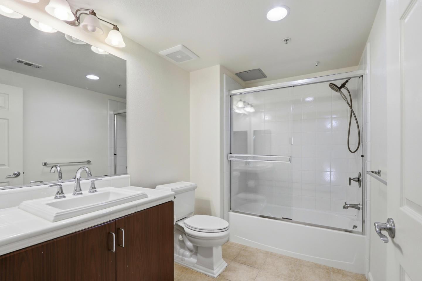 Detail Gallery Image 12 of 30 For 1101 S Main St #316,  Milpitas,  CA 95035 - 2 Beds | 2 Baths