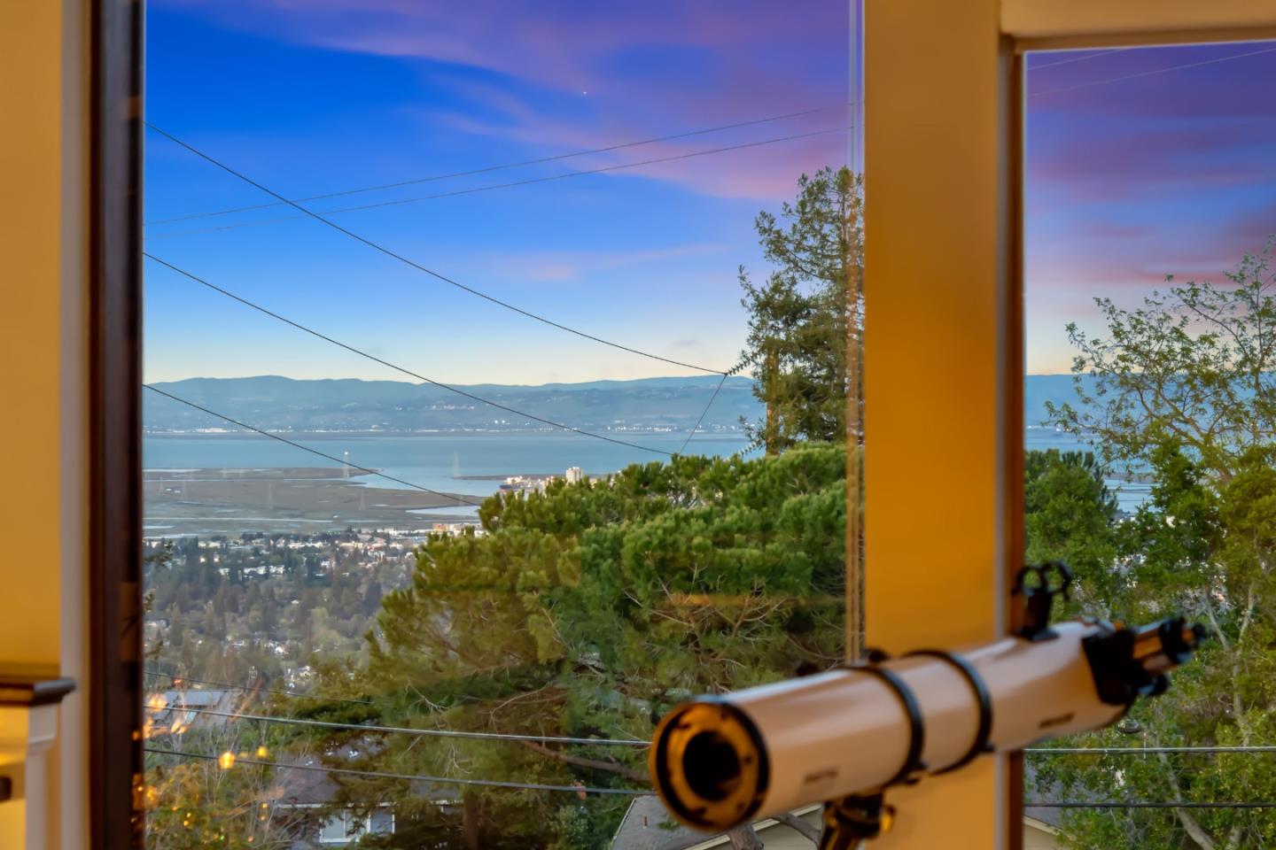 Detail Gallery Image 3 of 64 For 720 Temescal Way, Redwood City,  CA 94062 - 5 Beds | 3 Baths