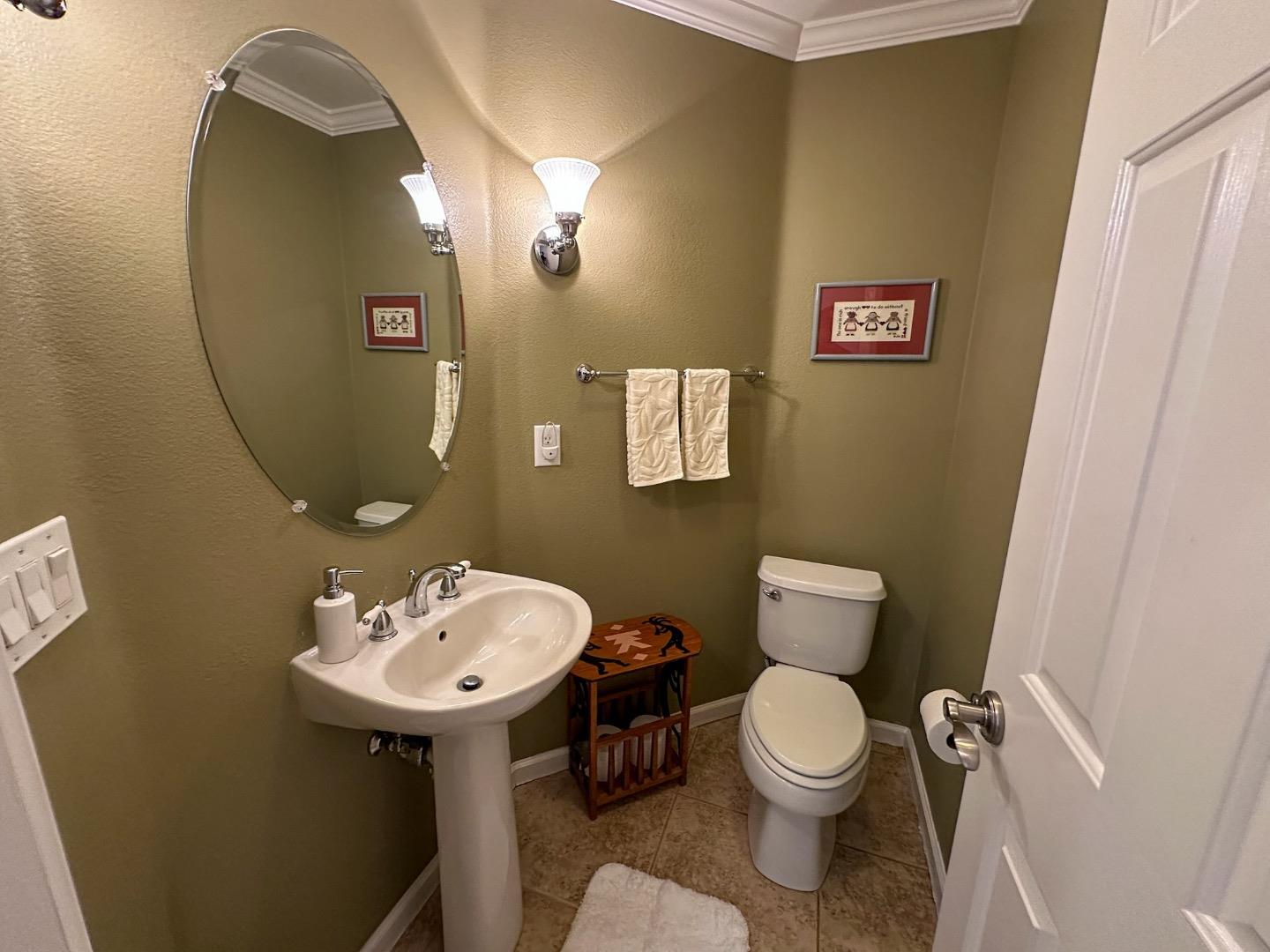 Detail Gallery Image 17 of 44 For 17629 Bentley Dr, Morgan Hill,  CA 95037 - 5 Beds | 4/1 Baths