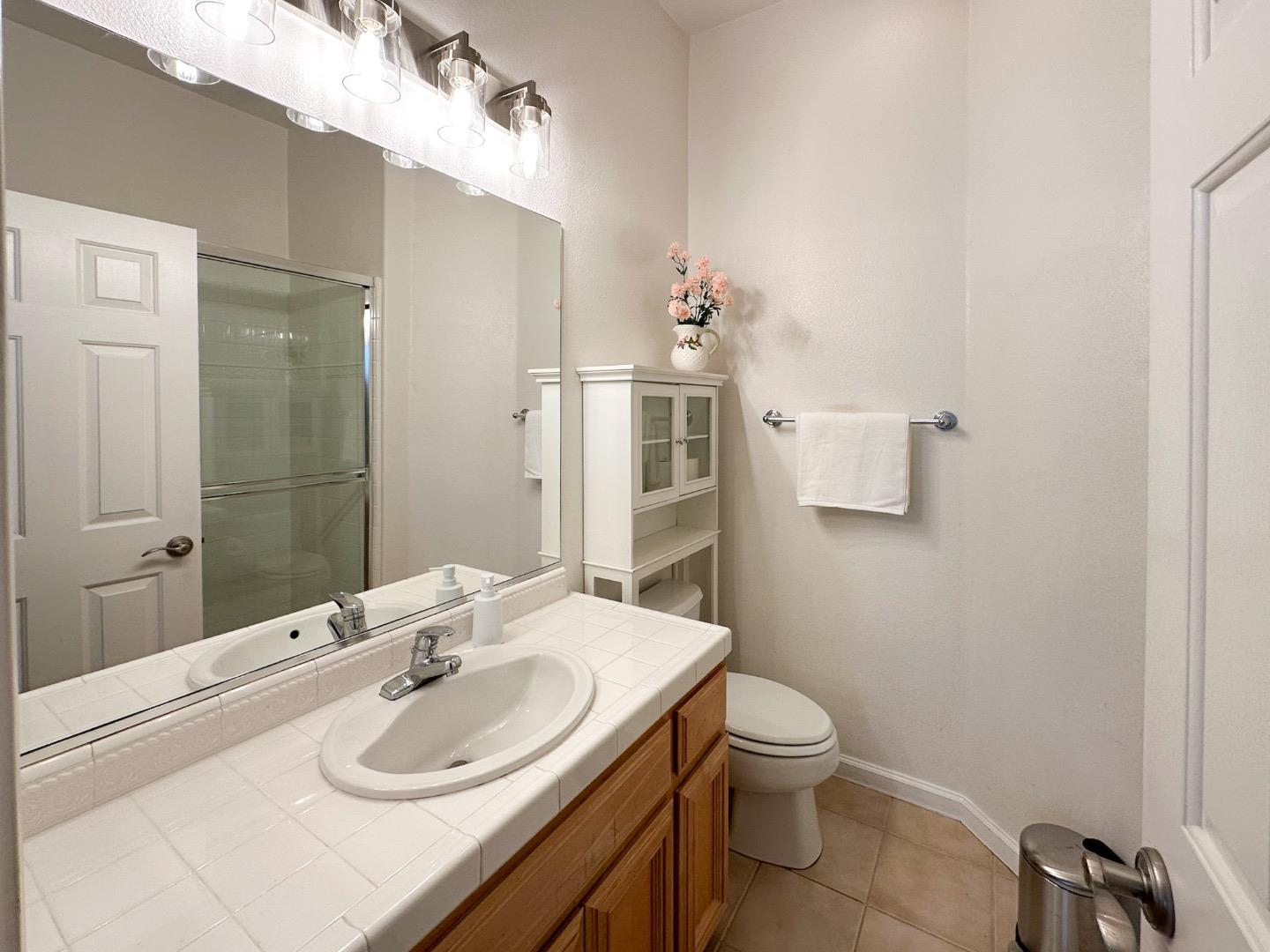 Detail Gallery Image 19 of 44 For 17629 Bentley Dr, Morgan Hill,  CA 95037 - 5 Beds | 4/1 Baths