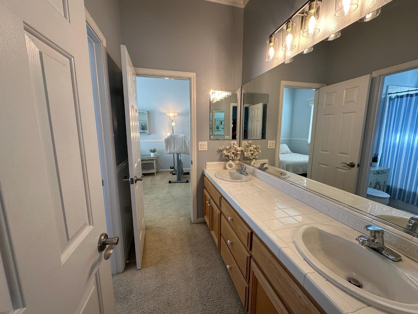 Detail Gallery Image 32 of 44 For 17629 Bentley Dr, Morgan Hill,  CA 95037 - 5 Beds | 4/1 Baths