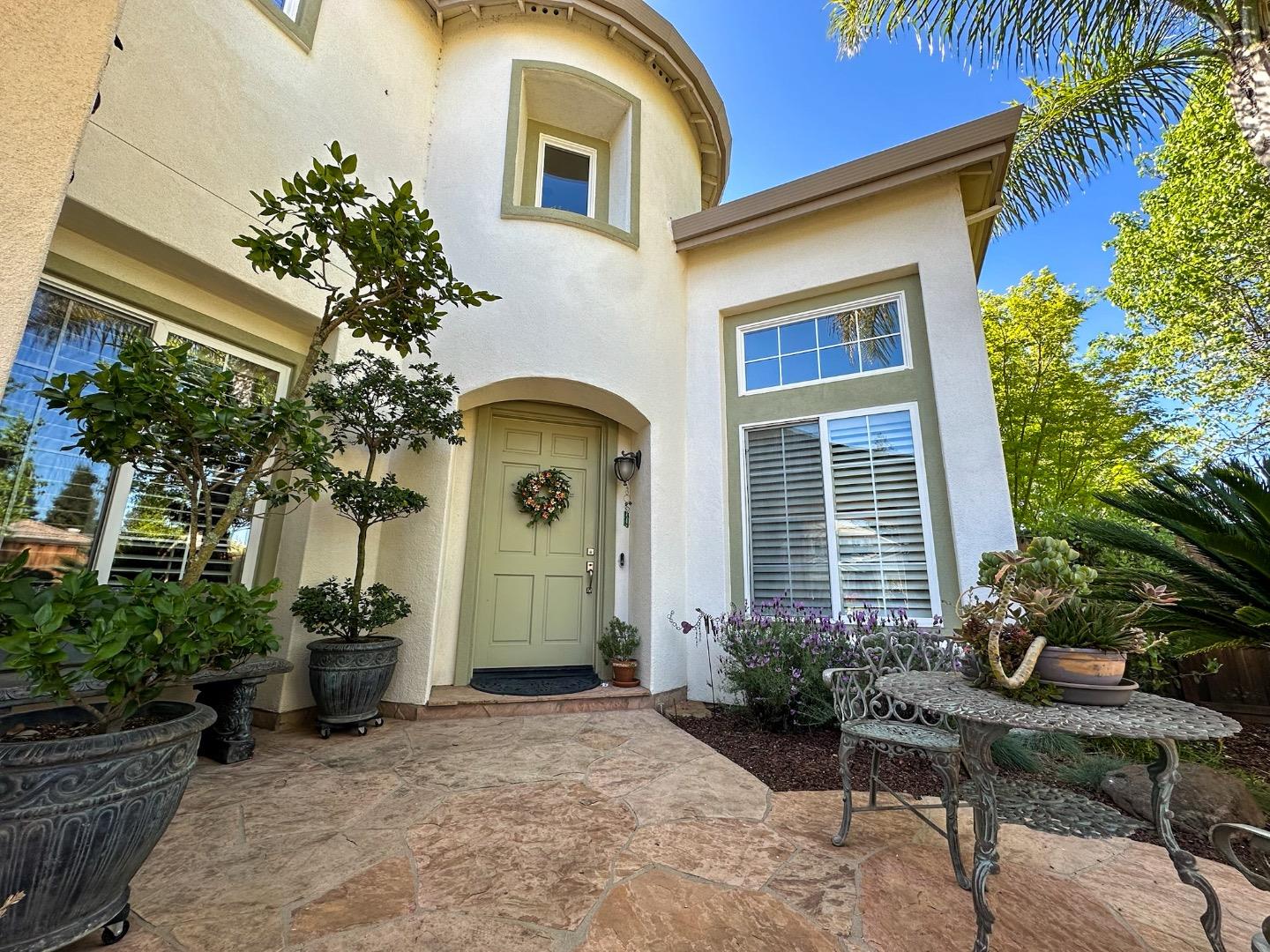 Detail Gallery Image 5 of 44 For 17629 Bentley Dr, Morgan Hill,  CA 95037 - 5 Beds | 4/1 Baths