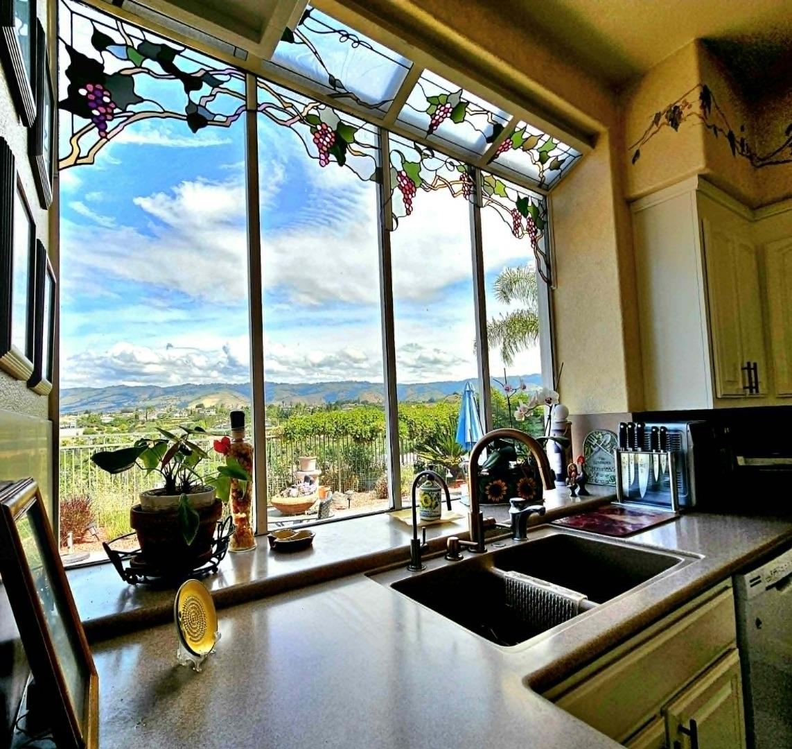 Detail Gallery Image 10 of 47 For 5000 Birkdale Way, San Jose,  CA 95138 - 4 Beds | 3/1 Baths