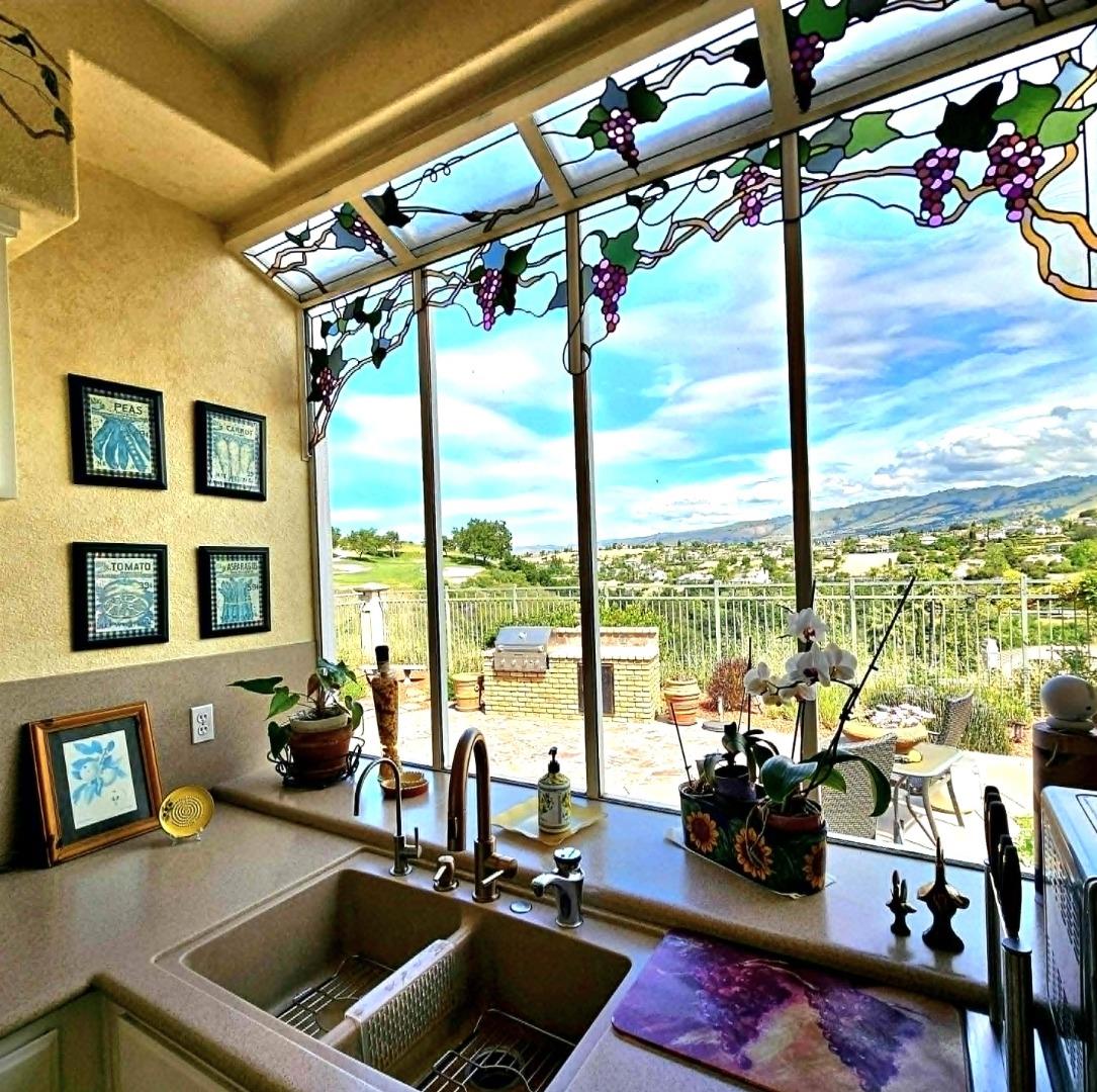 Detail Gallery Image 12 of 47 For 5000 Birkdale Way, San Jose,  CA 95138 - 4 Beds | 3/1 Baths