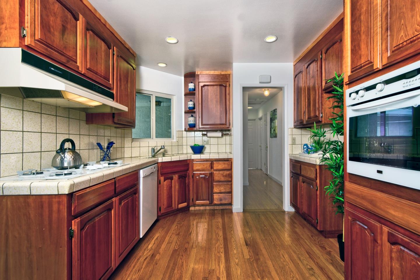 Detail Gallery Image 8 of 37 For 3453 Geneva Dr, Santa Clara,  CA 95051 - 3 Beds | 2 Baths