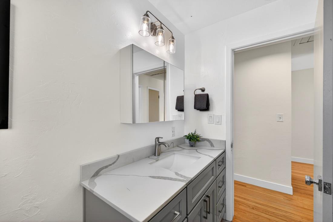 Detail Gallery Image 27 of 58 For 2991 Almaden Rd, San Jose,  CA 95125 - 4 Beds | 2 Baths