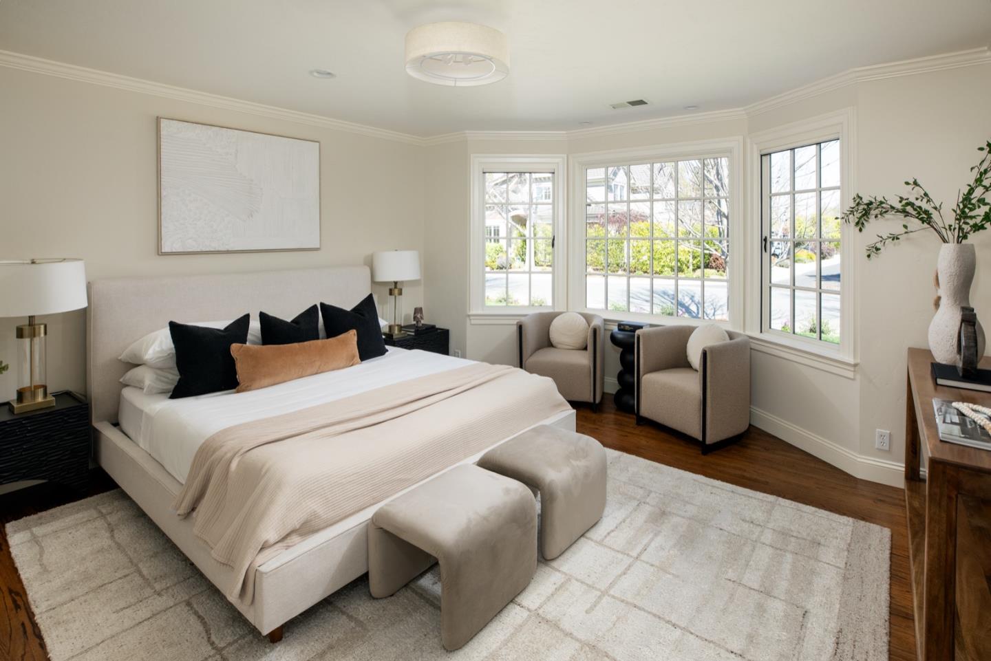 Detail Gallery Image 18 of 21 For 745 Windsor Dr, Menlo Park,  CA 94025 - 4 Beds | 3/1 Baths