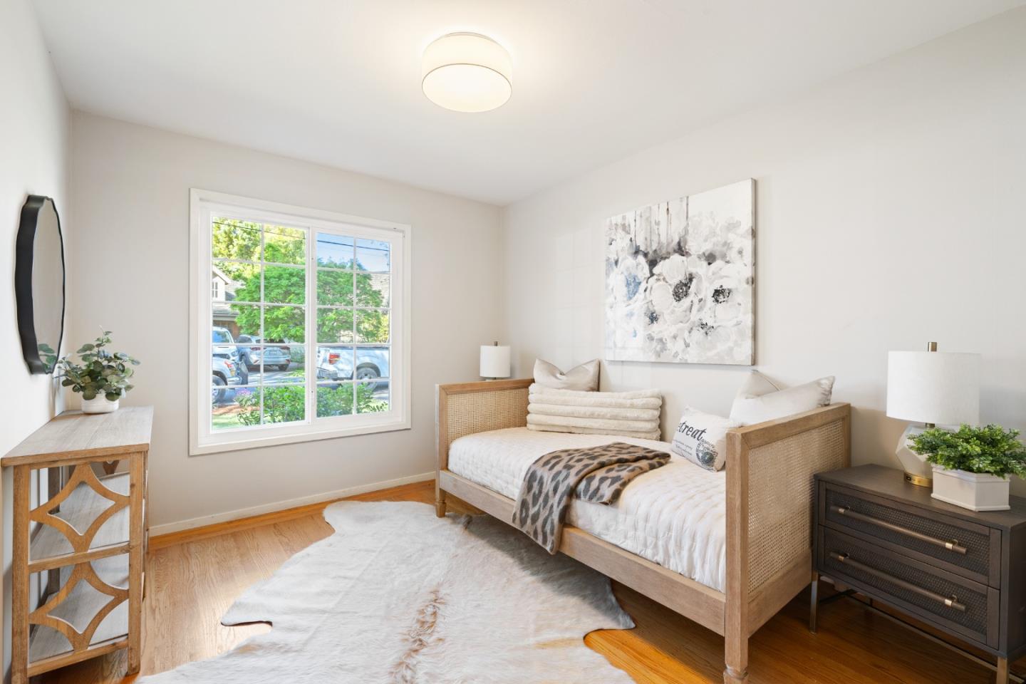 Detail Gallery Image 14 of 20 For 1527 Laurel Pl, Menlo Park,  CA 94025 - 3 Beds | 2 Baths