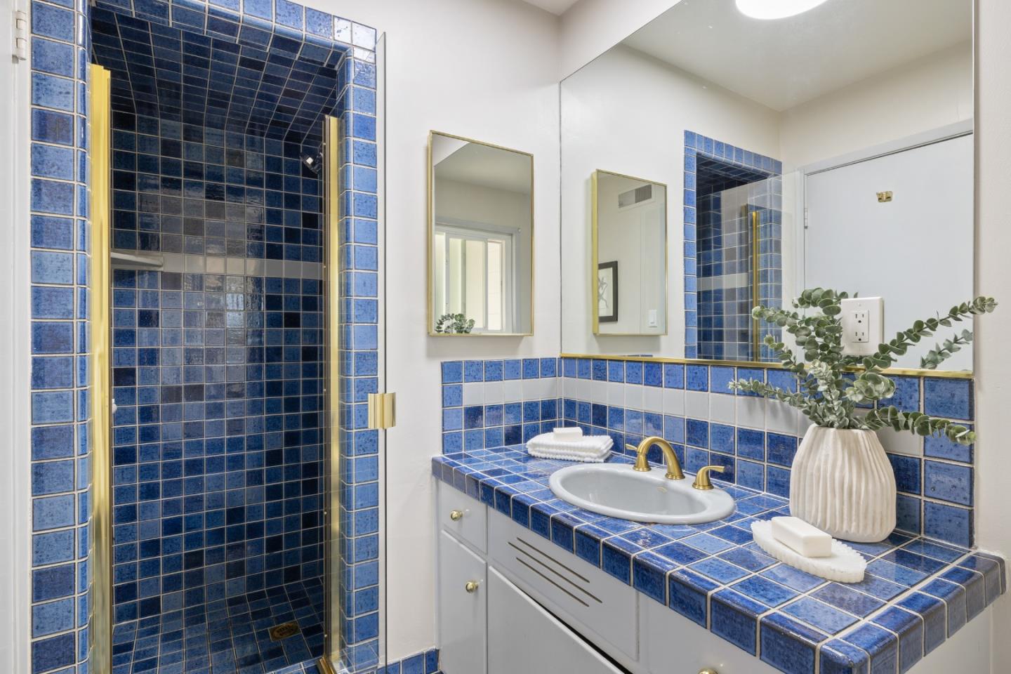 Detail Gallery Image 20 of 20 For 1527 Laurel Pl, Menlo Park,  CA 94025 - 3 Beds | 2 Baths