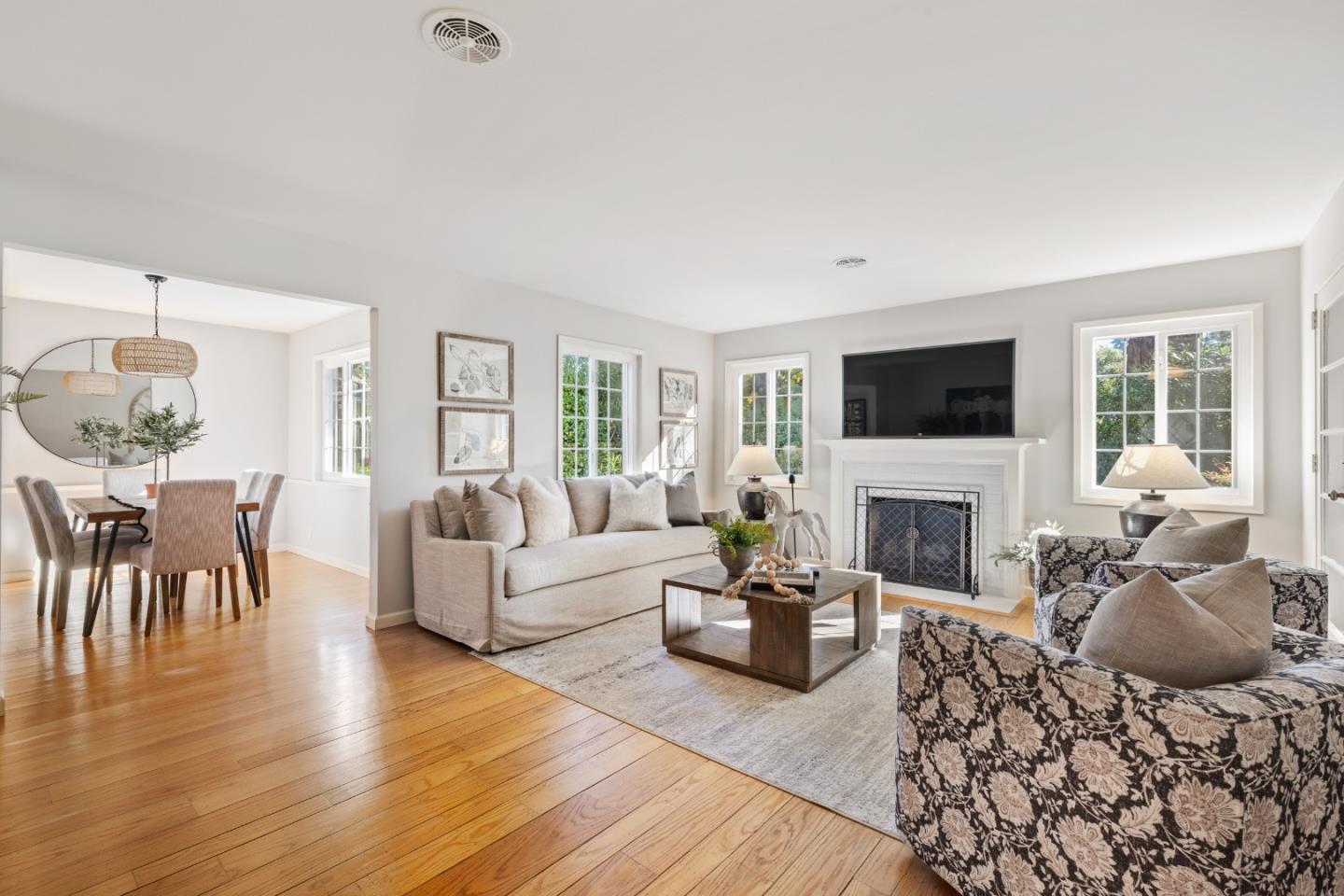 Detail Gallery Image 5 of 20 For 1527 Laurel Pl, Menlo Park,  CA 94025 - 3 Beds | 2 Baths