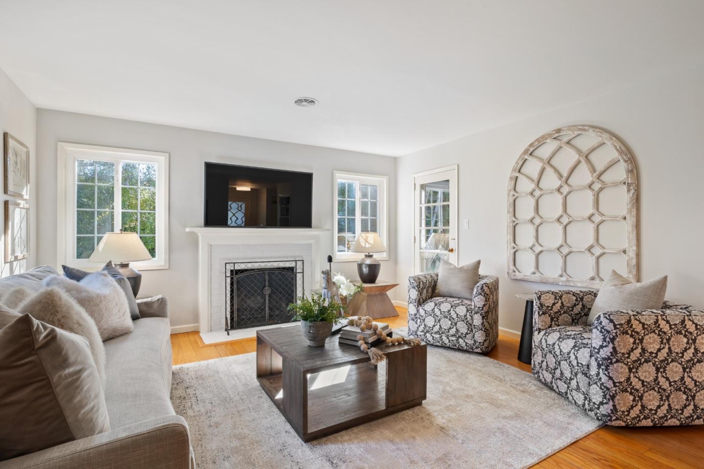 Detail Gallery Image 6 of 20 For 1527 Laurel Pl, Menlo Park,  CA 94025 - 3 Beds | 2 Baths