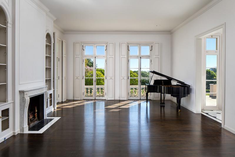 Detail Gallery Image 5 of 8 For 309 Olive Hill Ln, Woodside,  CA 94062 - 2 Beds | 3/1 Baths