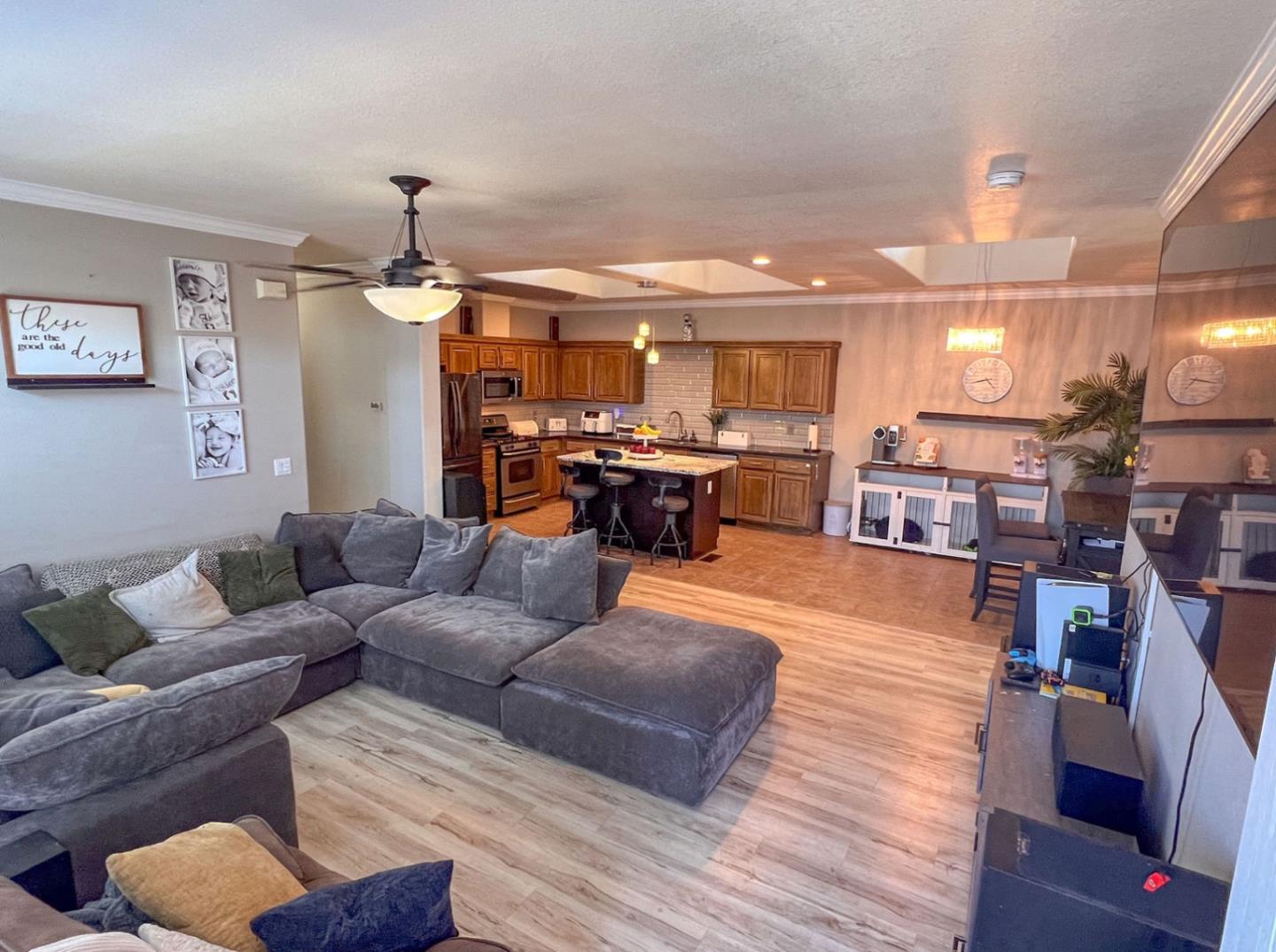 Detail Gallery Image 2 of 18 For 434 Chateau La Salle #434,  San Jose,  CA 95111 - 3 Beds | 2 Baths