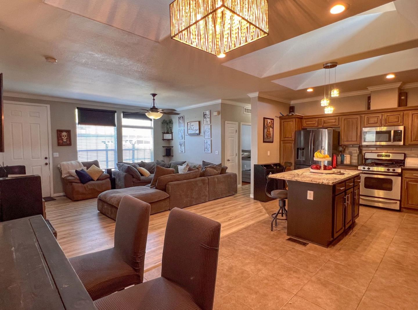 Detail Gallery Image 3 of 18 For 434 Chateau La Salle #434,  San Jose,  CA 95111 - 3 Beds | 2 Baths