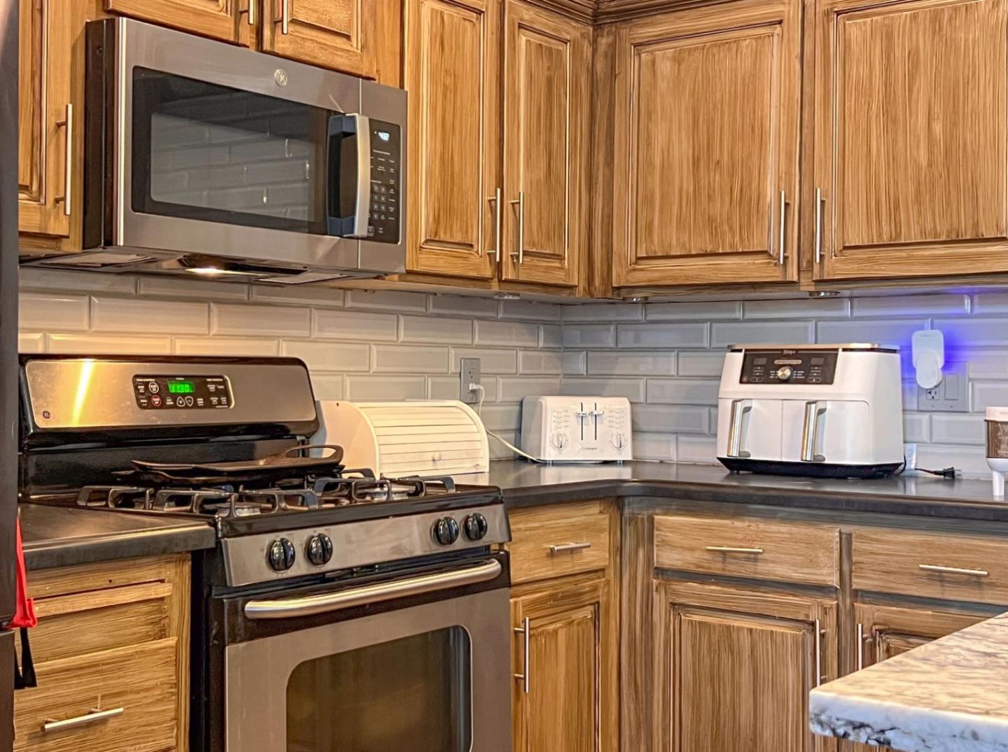 Detail Gallery Image 7 of 18 For 434 Chateau La Salle #434,  San Jose,  CA 95111 - 3 Beds | 2 Baths