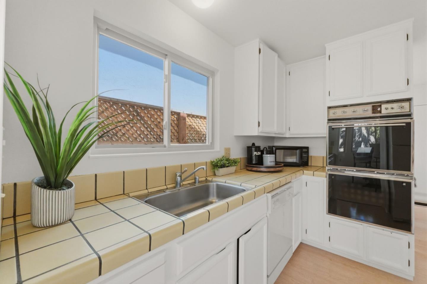 Detail Gallery Image 17 of 56 For 7577 Bollinger Rd, Cupertino,  CA 95014 - 4 Beds | 2 Baths