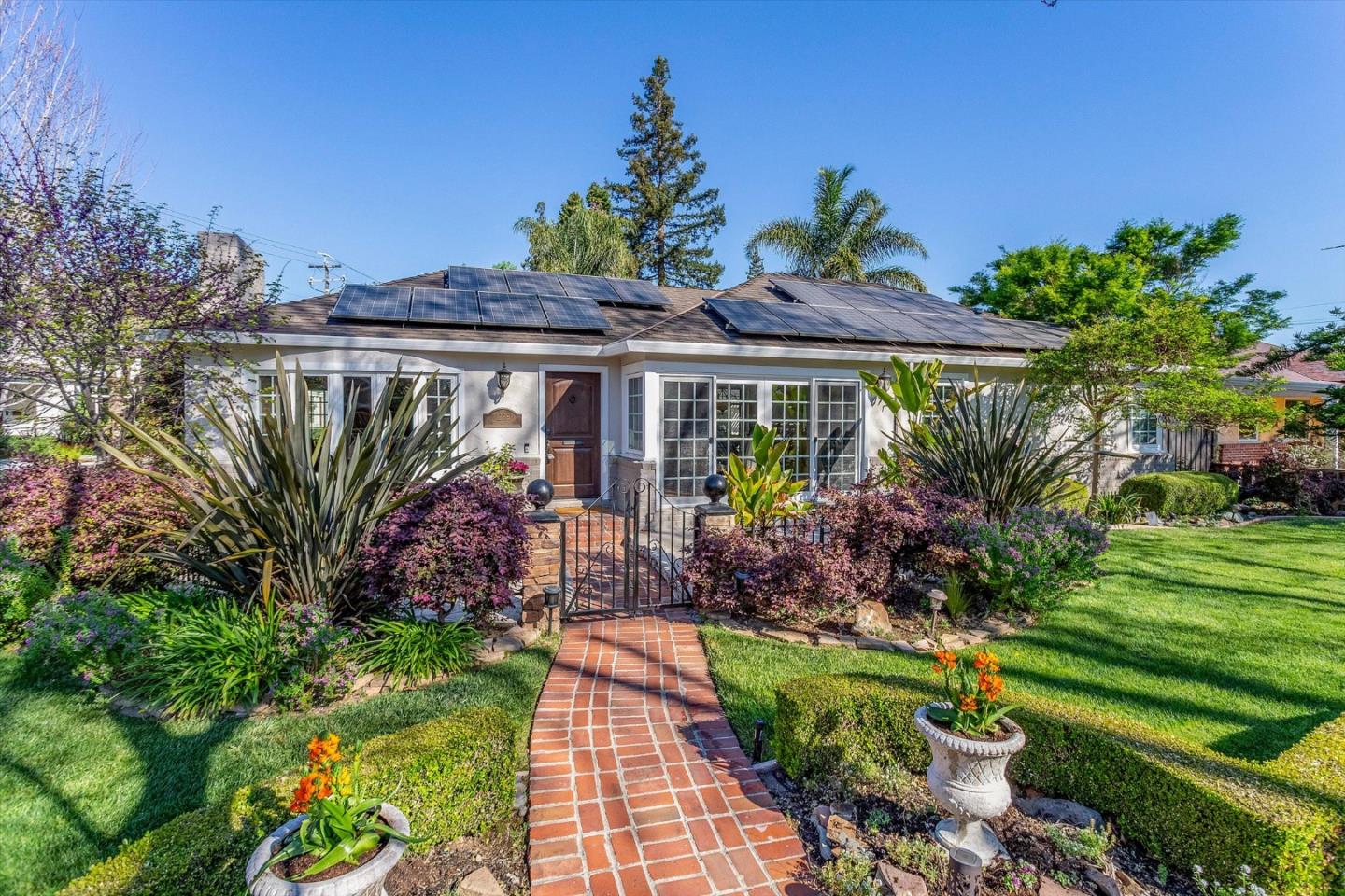 Detail Gallery Image 2 of 50 For 1299 Glenwood Ave, San Jose,  CA 95125 - 2 Beds | 3 Baths