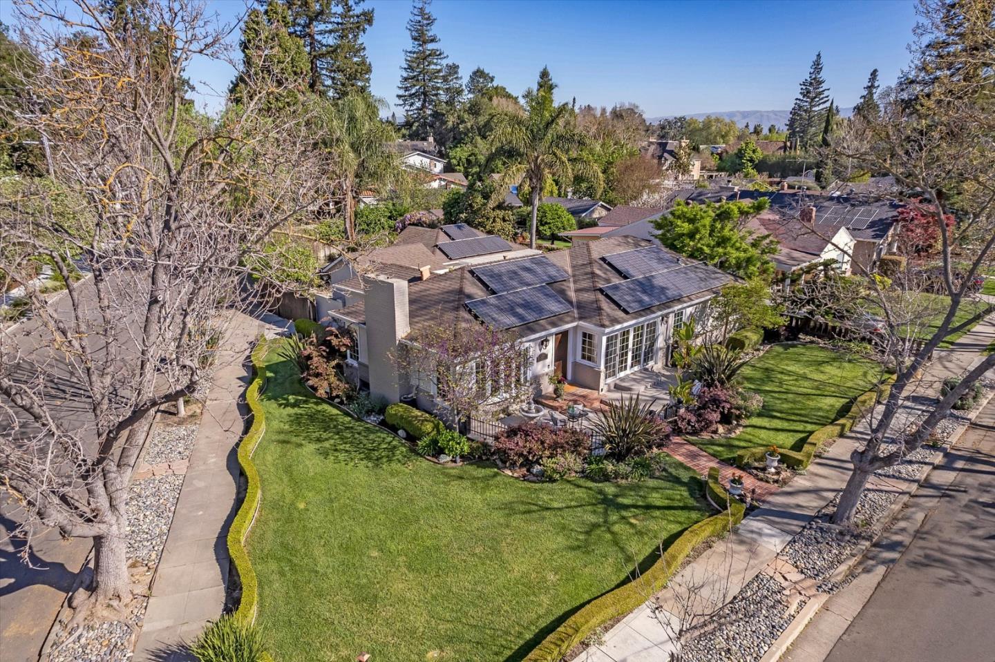 Detail Gallery Image 4 of 50 For 1299 Glenwood Ave, San Jose,  CA 95125 - 2 Beds | 3 Baths