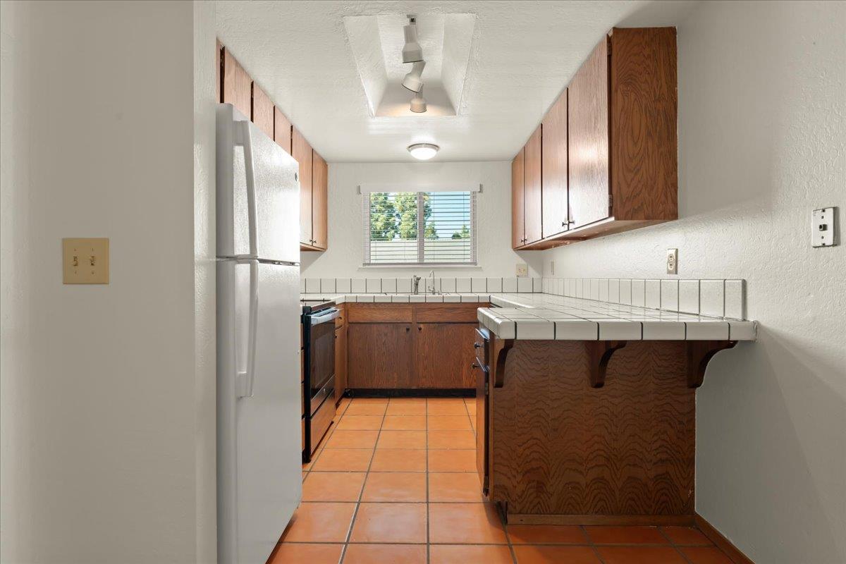 Detail Gallery Image 3 of 16 For 402 Winchester Dr, Watsonville,  CA 95076 - 2 Beds | 1 Baths