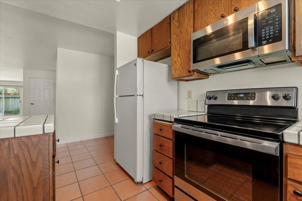 Detail Gallery Image 5 of 16 For 402 Winchester Dr, Watsonville,  CA 95076 - 2 Beds | 1 Baths