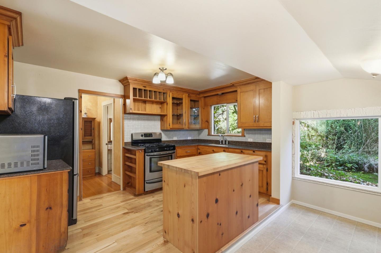 Detail Gallery Image 13 of 45 For 141 Monte Vista Ln, Boulder Creek,  CA 95006 - 3 Beds | 1/1 Baths