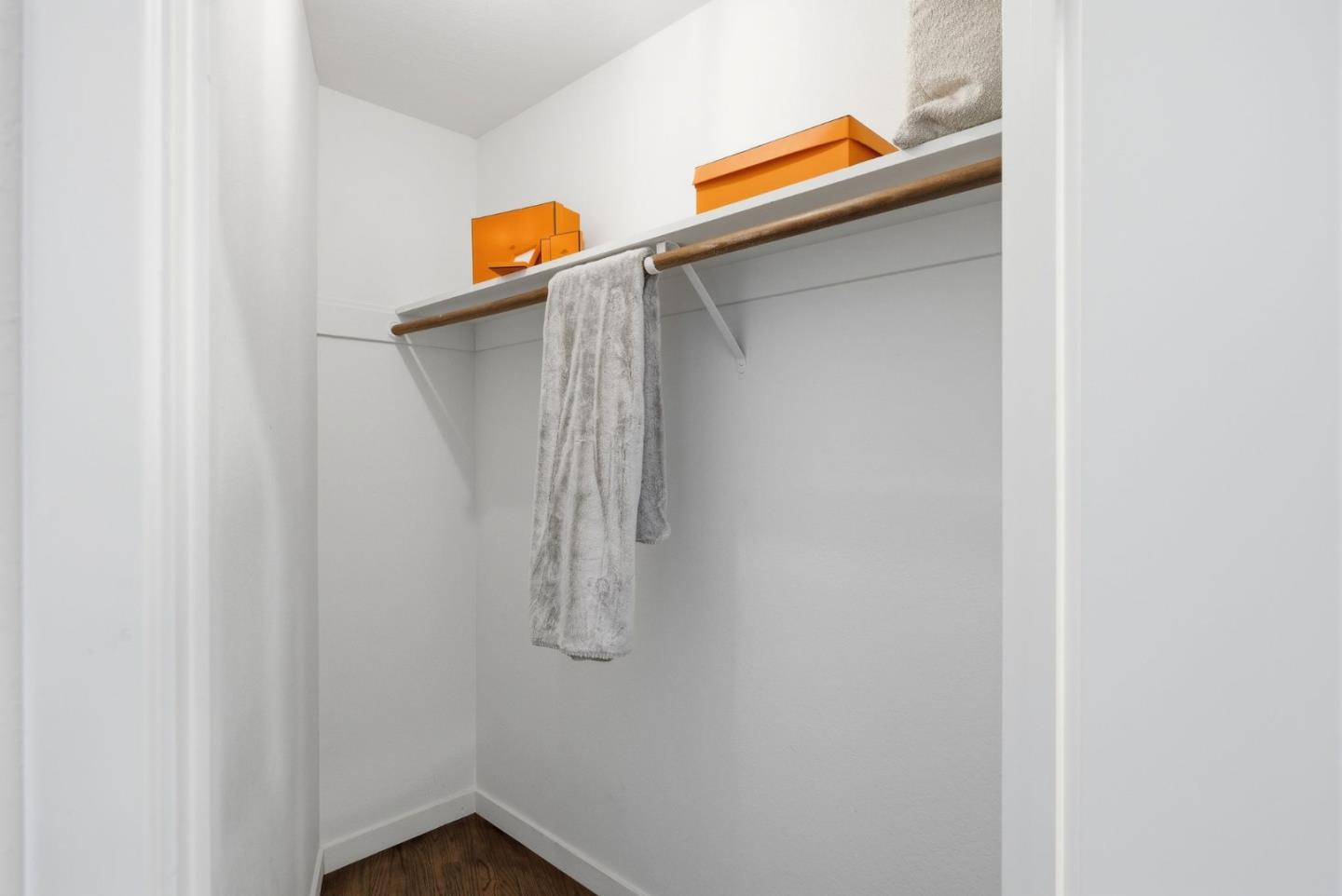 Detail Gallery Image 14 of 48 For 20 Campo Bello Ct, Menlo Park,  CA 94025 - 4 Beds | 2 Baths