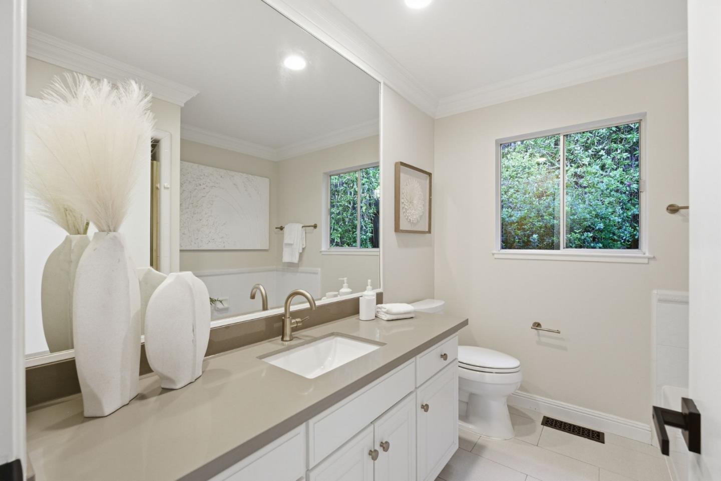 Detail Gallery Image 18 of 48 For 20 Campo Bello Ct, Menlo Park,  CA 94025 - 4 Beds | 2 Baths