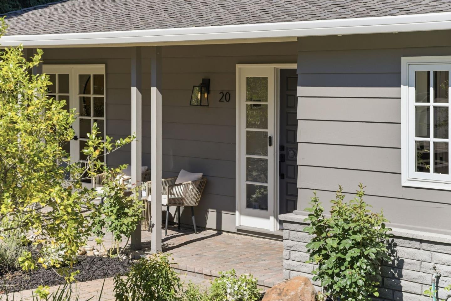 Detail Gallery Image 2 of 48 For 20 Campo Bello Ct, Menlo Park,  CA 94025 - 4 Beds | 2 Baths