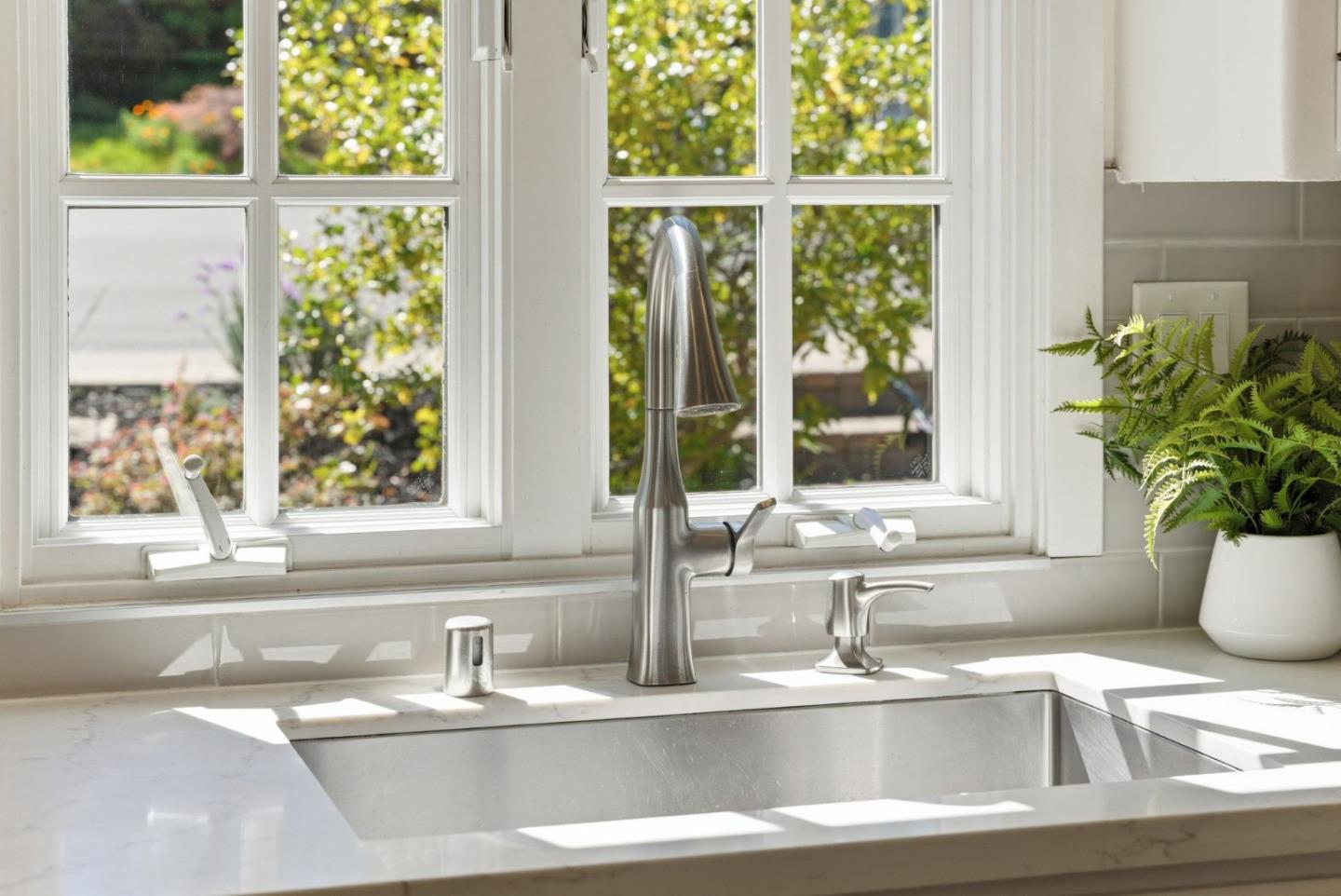 Detail Gallery Image 25 of 48 For 20 Campo Bello Ct, Menlo Park,  CA 94025 - 4 Beds | 2 Baths